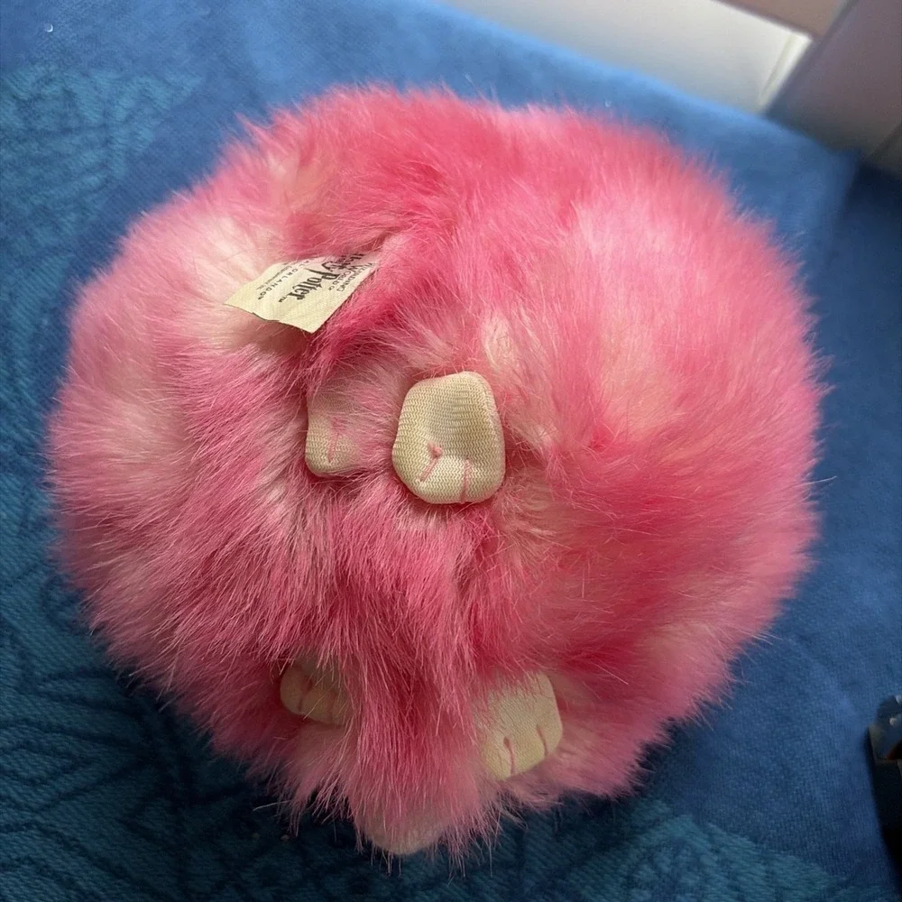 Universal Studios Harry Potter Pink Pygmy Puff Plush Fluffy Wizarding World Hog